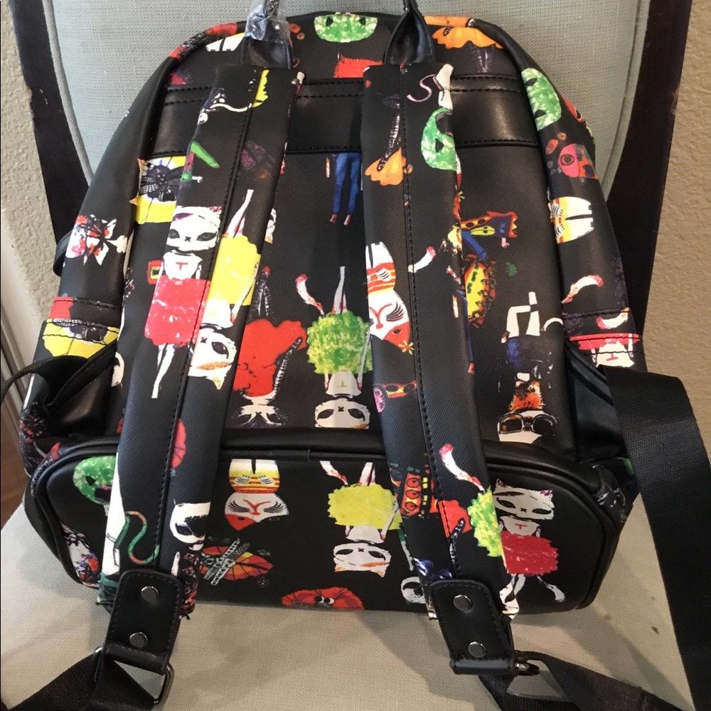 Backpack - Picture 2 of 4